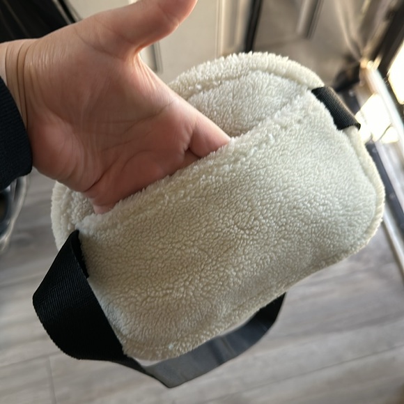 NWT Sherpa cross body bag 🤍 - Picture 6 of 6